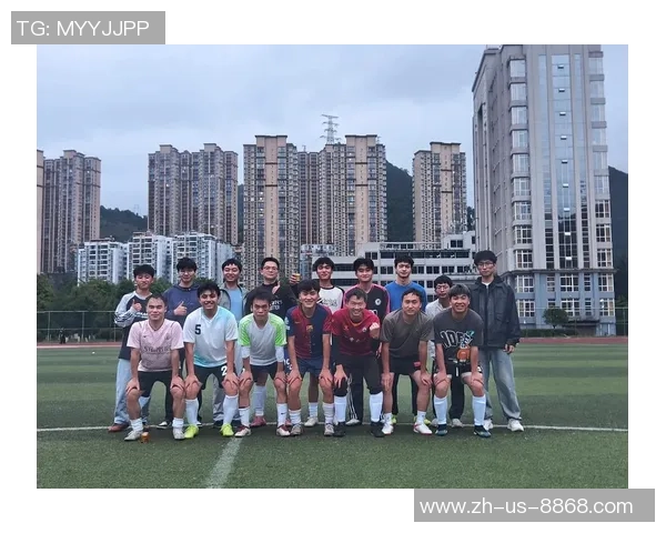 足球靓仔的魅力与风采探索球场背后的故事与梦想 足球靓仔的魅力与风采探索球场背后的故事与梦想